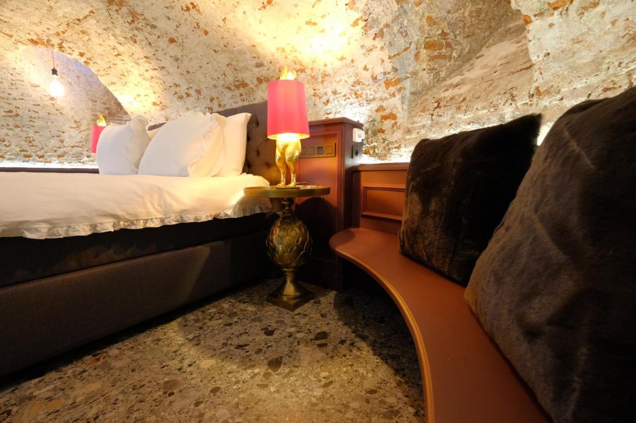 Bed and Breakfast Secret Jacuzzi Mons - Parking Prive Gratuit Экстерьер фото